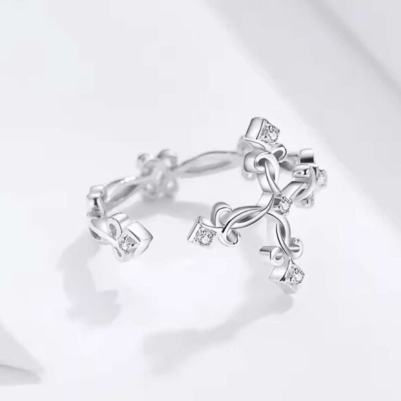 Women's Brand New CZ Accented Filigree Cross Adjustable Size Ring - Picture 6 of 9